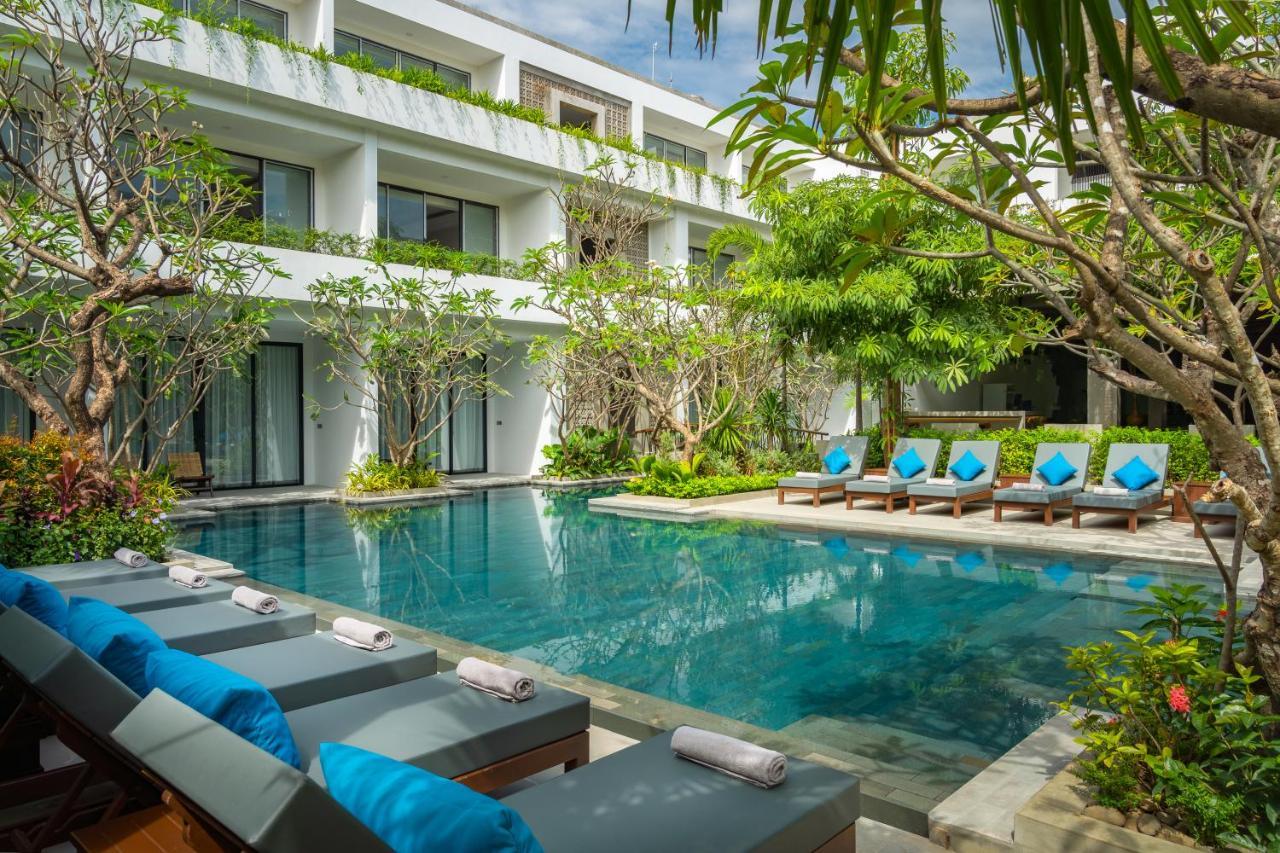 סיאם ריפ Eightfold Urban Resort מראה חיצוני תמונה The hotel's pool