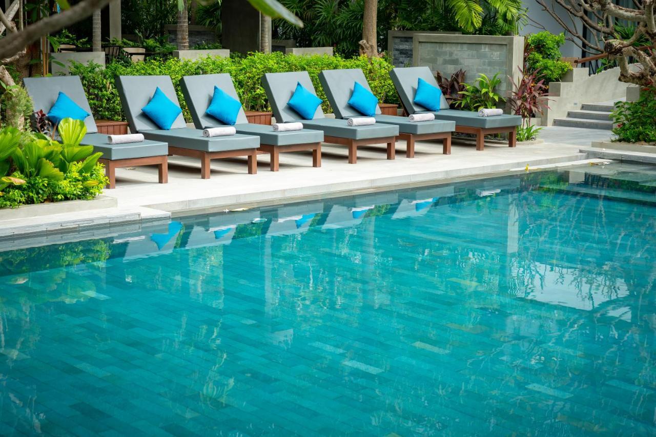 סיאם ריפ Eightfold Urban Resort מראה חיצוני תמונה Pool at the hotel