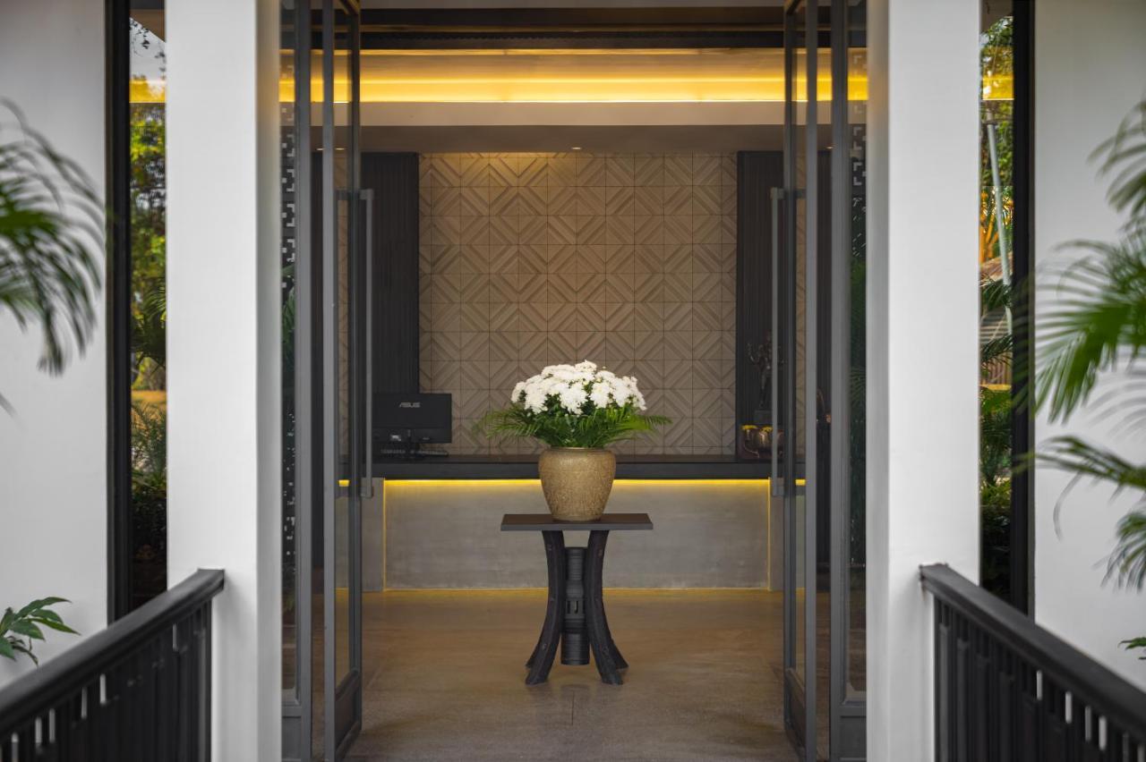 סיאם ריפ Eightfold Urban Resort מראה חיצוני תמונה The reception area at the hotel