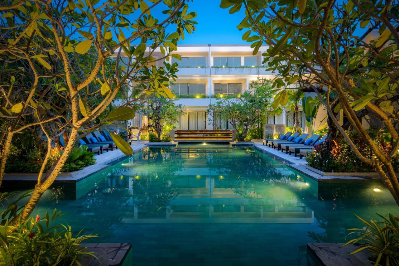 סיאם ריפ Eightfold Urban Resort מראה חיצוני תמונה The hotel's swimming pool