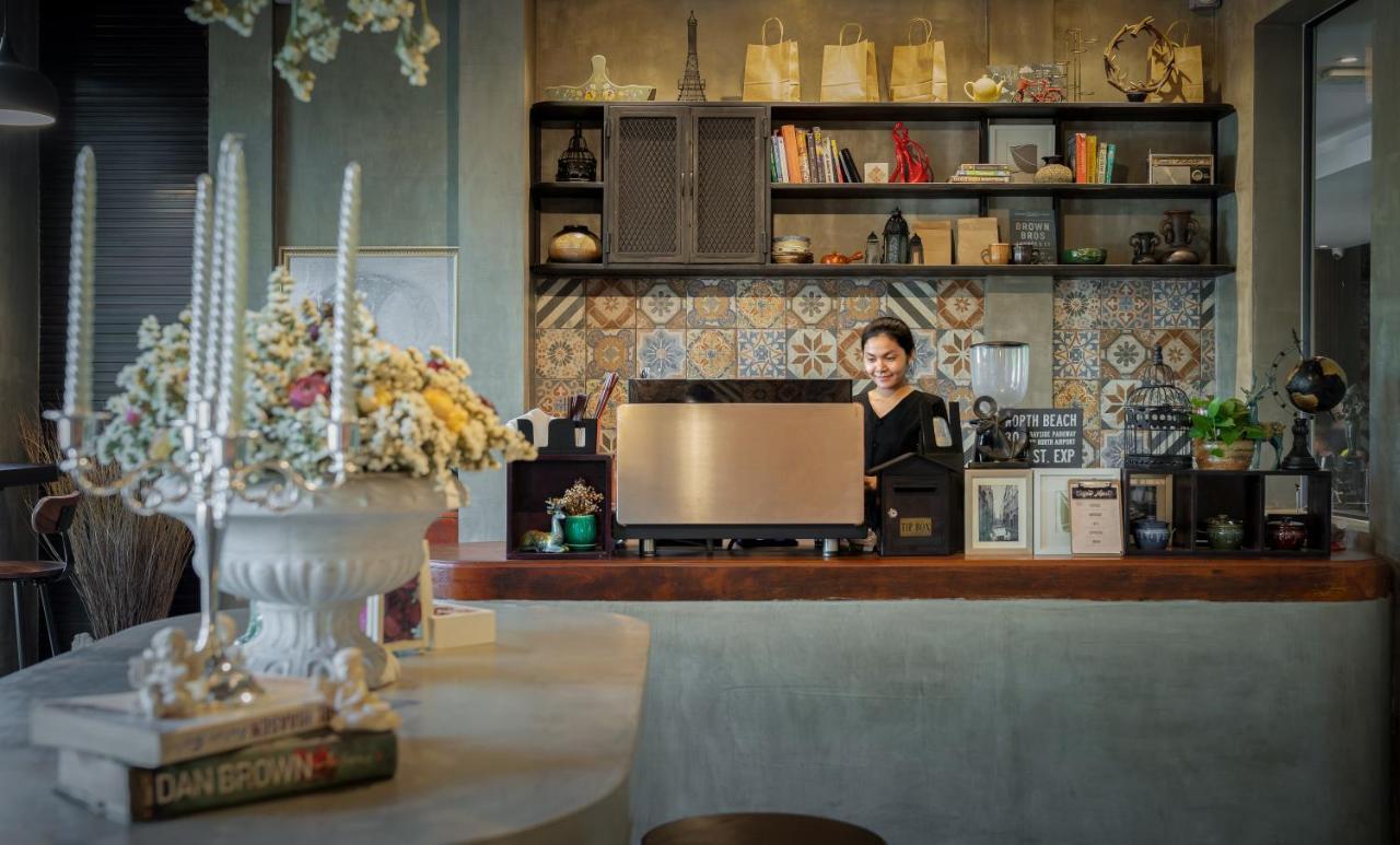 סיאם ריפ Eightfold Urban Resort מראה חיצוני תמונה A coffee shop in Bangkok, Thailand