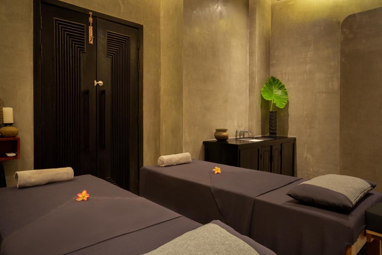 סיאם ריפ Eightfold Urban Resort מראה חיצוני תמונה A spa treatment room