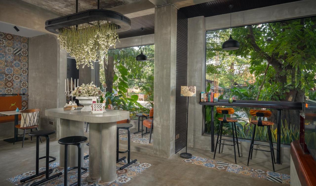 סיאם ריפ Eightfold Urban Resort מראה חיצוני תמונה The interior of the restaurant