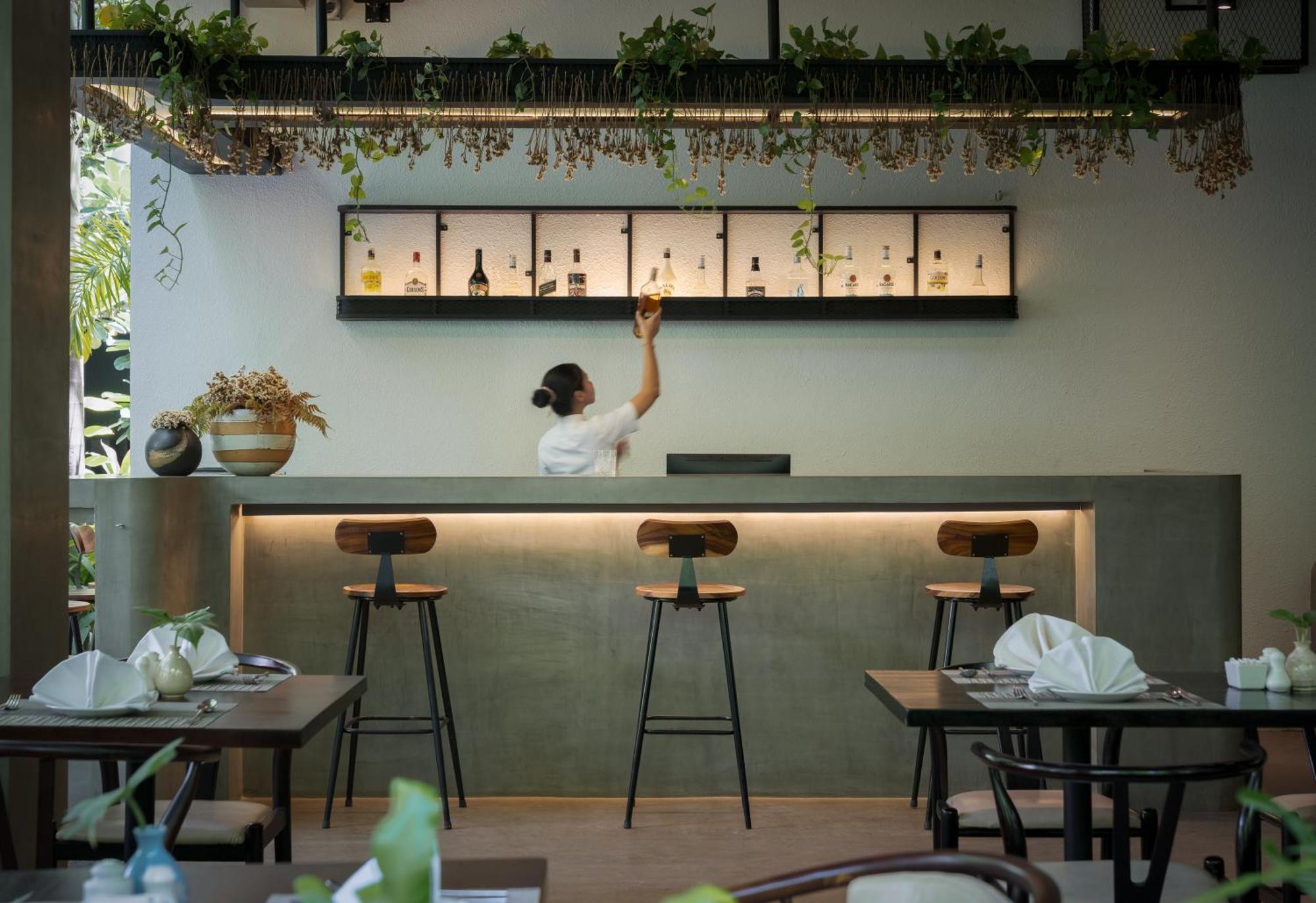 סיאם ריפ Eightfold Urban Resort מראה חיצוני תמונה Restaurant in Tokyo