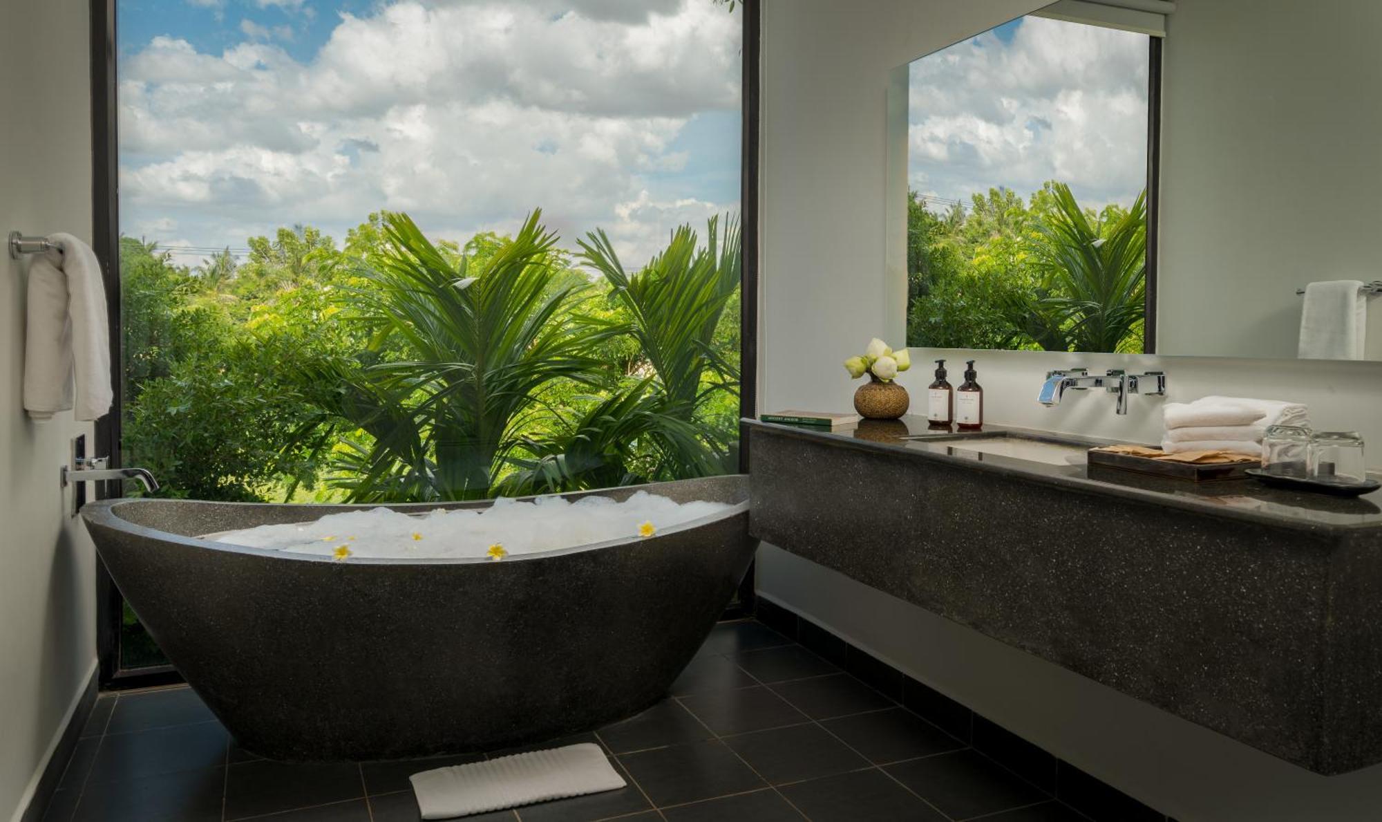 סיאם ריפ Eightfold Urban Resort מראה חיצוני תמונה Bathroom at the Bvlgari Hotel, Mexico City